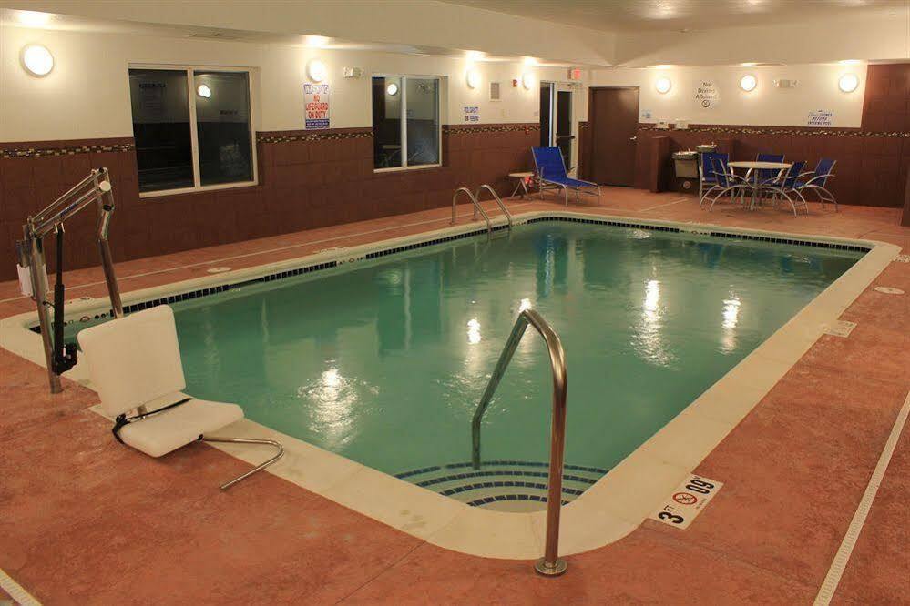 Holiday Inn Express Belle Vernon Exterior foto